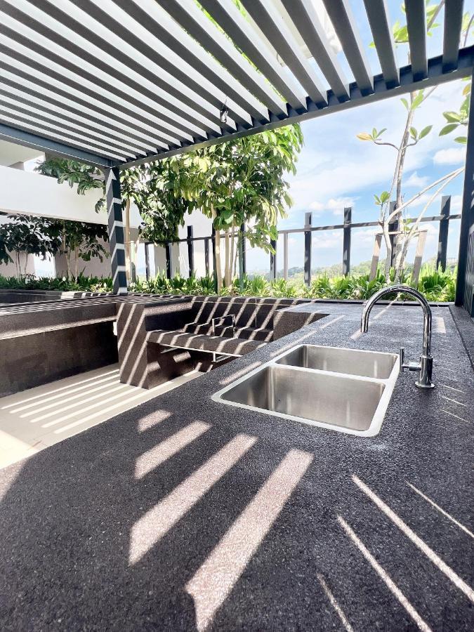 The Apple Residence & Suites Infinity Pool By Nestcove Malacca Exteriör bild